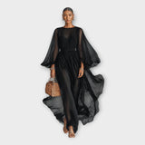 Въздушна рокля с елегантна и вечна естетика