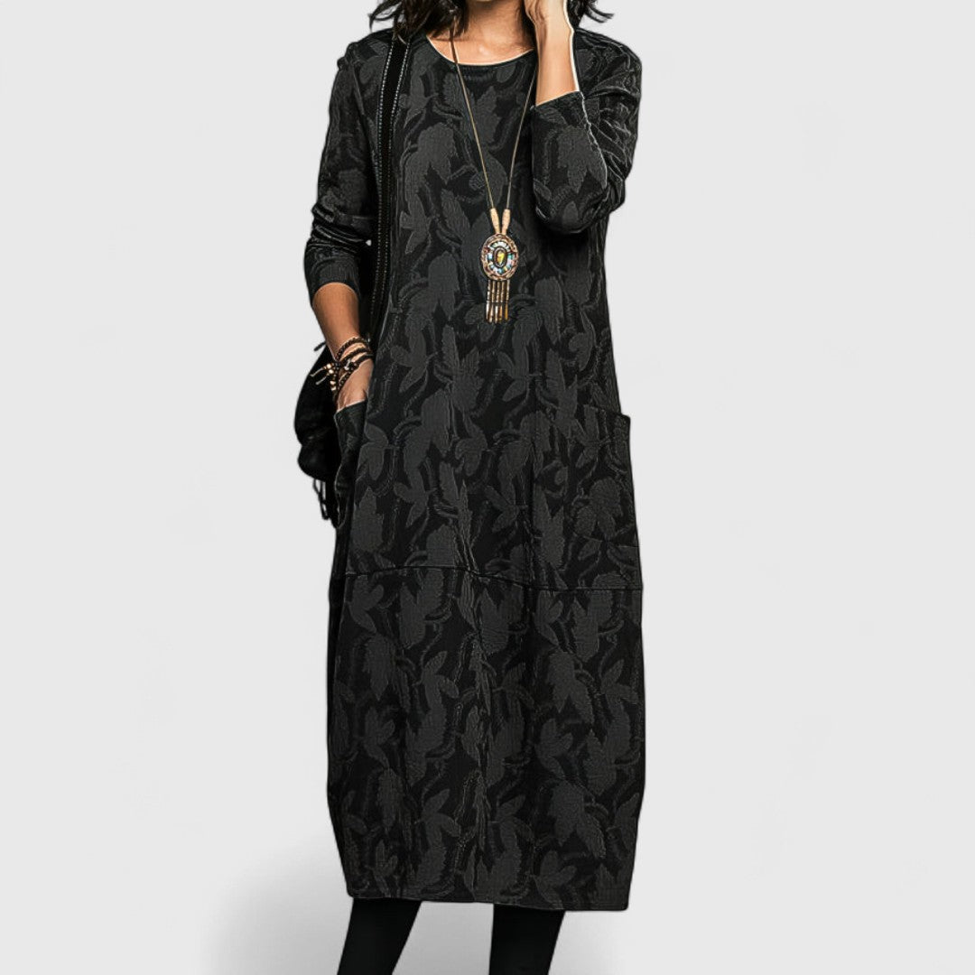 Акатерина - Елегантна рокля с дискретен поток и усещане за лукс